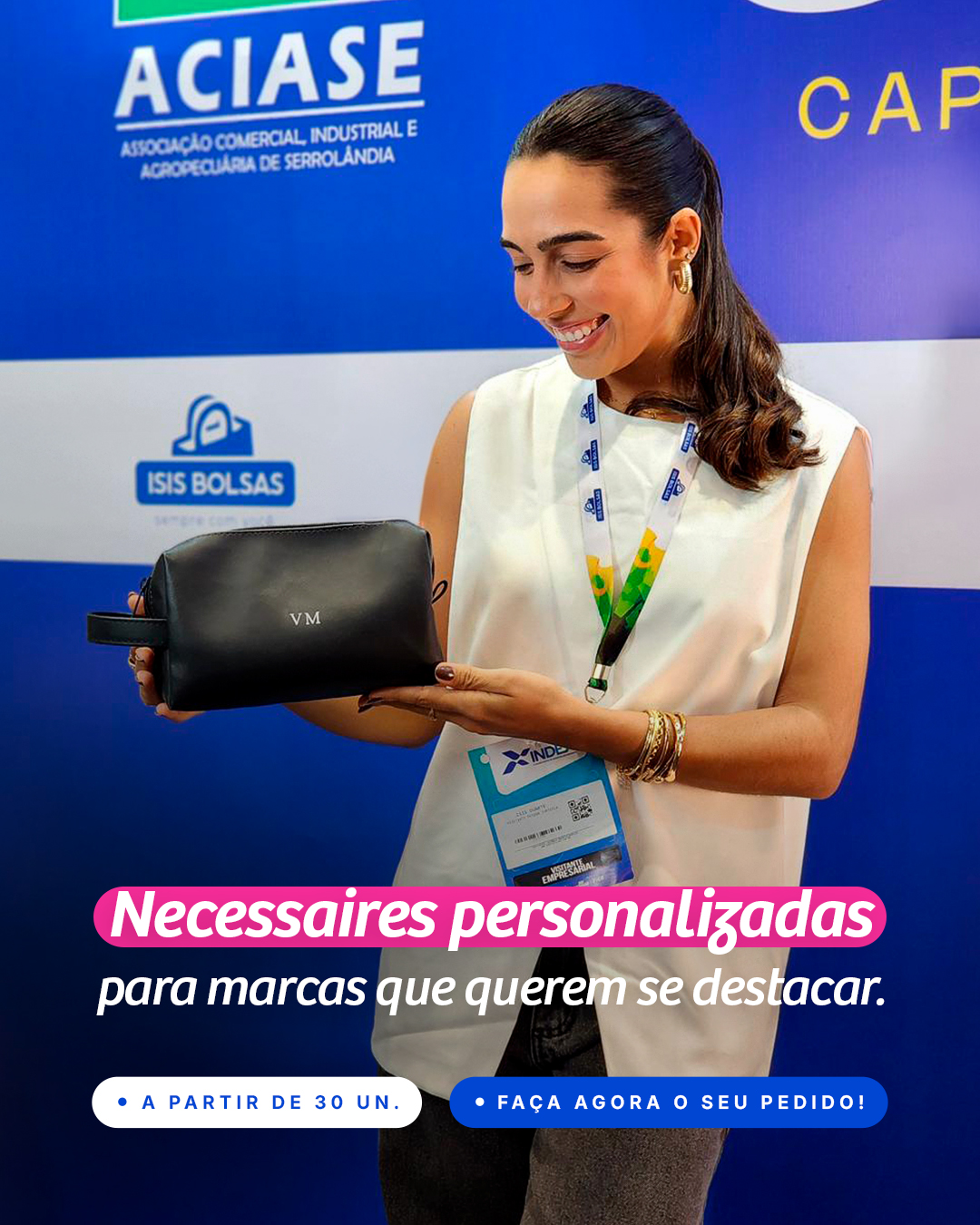 Perfeita para organizar itens de higiene, maquiagem, cabos ou acessórios de viagem, ela é o tipo de presente que todo mundo adora ganhar e, o mais importante, realmente usa.
🚀 Por que apostar nas nossas necessaires personalizadas?
✔Sofisticação e Design: Acabamento impecável que valoriza a sua identidade visual.
✔Praticidade Diária: Um acessório indispensável para viagens, trabalho ou academia.
✔Alta Durabilidade: Materiais selecionados e resistentes com o selo de qualidade da nossa fábrica.
📦 Pedidos a partir de 30 unidades!
Sua marca merece se destacar com um brinde que esbanja estilo e utilidade.
➡️ Clique no link da bio ou envie um Direct agora mesmo para solicitar o seu orçamento exclusivo com o nosso time!
.
.
.
#IsisBolsas #necessairepersonalizada #suamarcaaqui #corporativos #brindepersonalizado