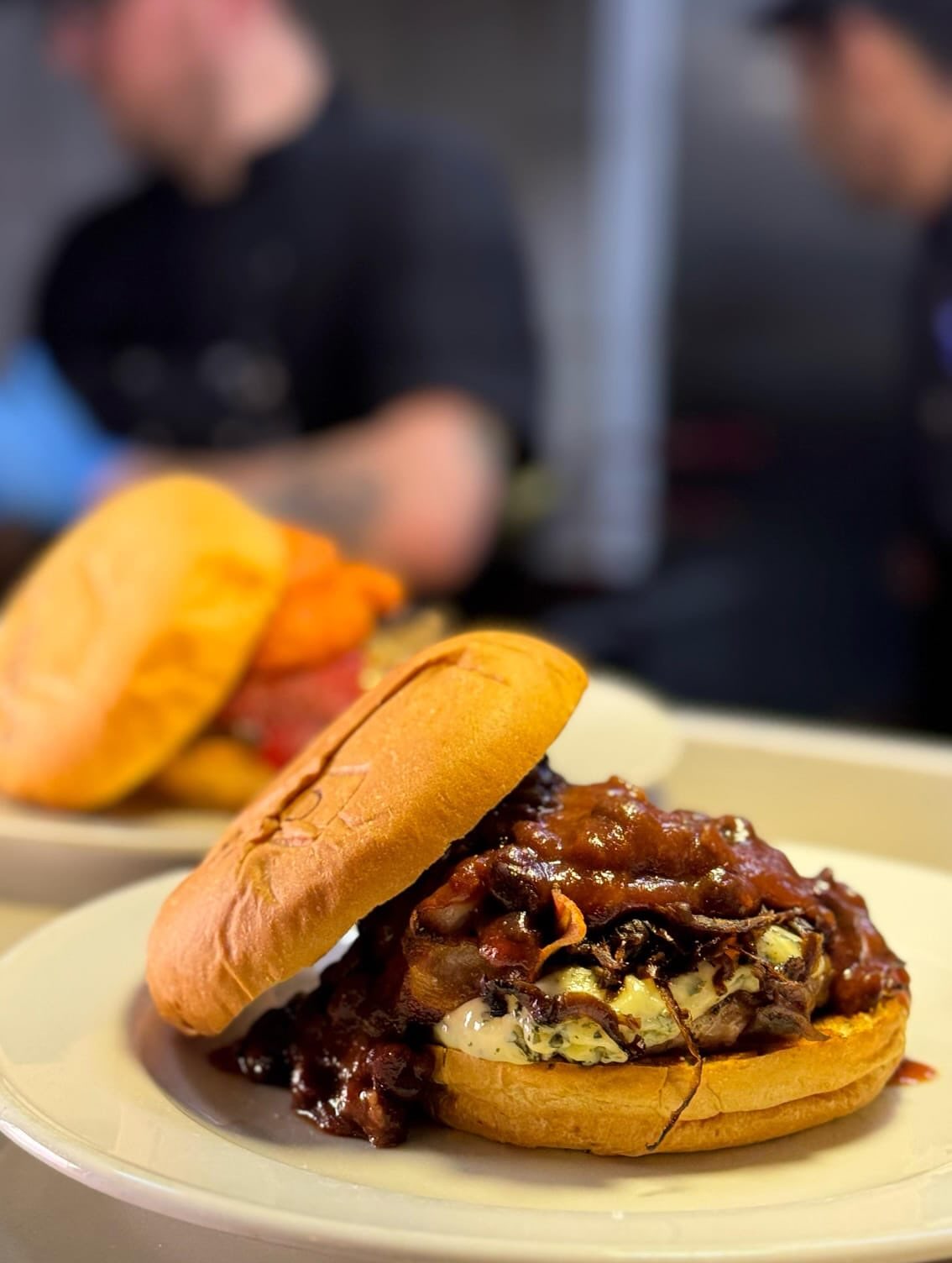 Viernes de A Mano! 🔥🔥🔥
Fuegos encendidos, hielo listo, equipo armado 🙂↔️
Te estamos esperando!
Hoy hasta las 2am 💪🏼
#amano #amanomola #burger #burgerbar #ginbar #bardegin #streetfood #hamburguesa #gin420