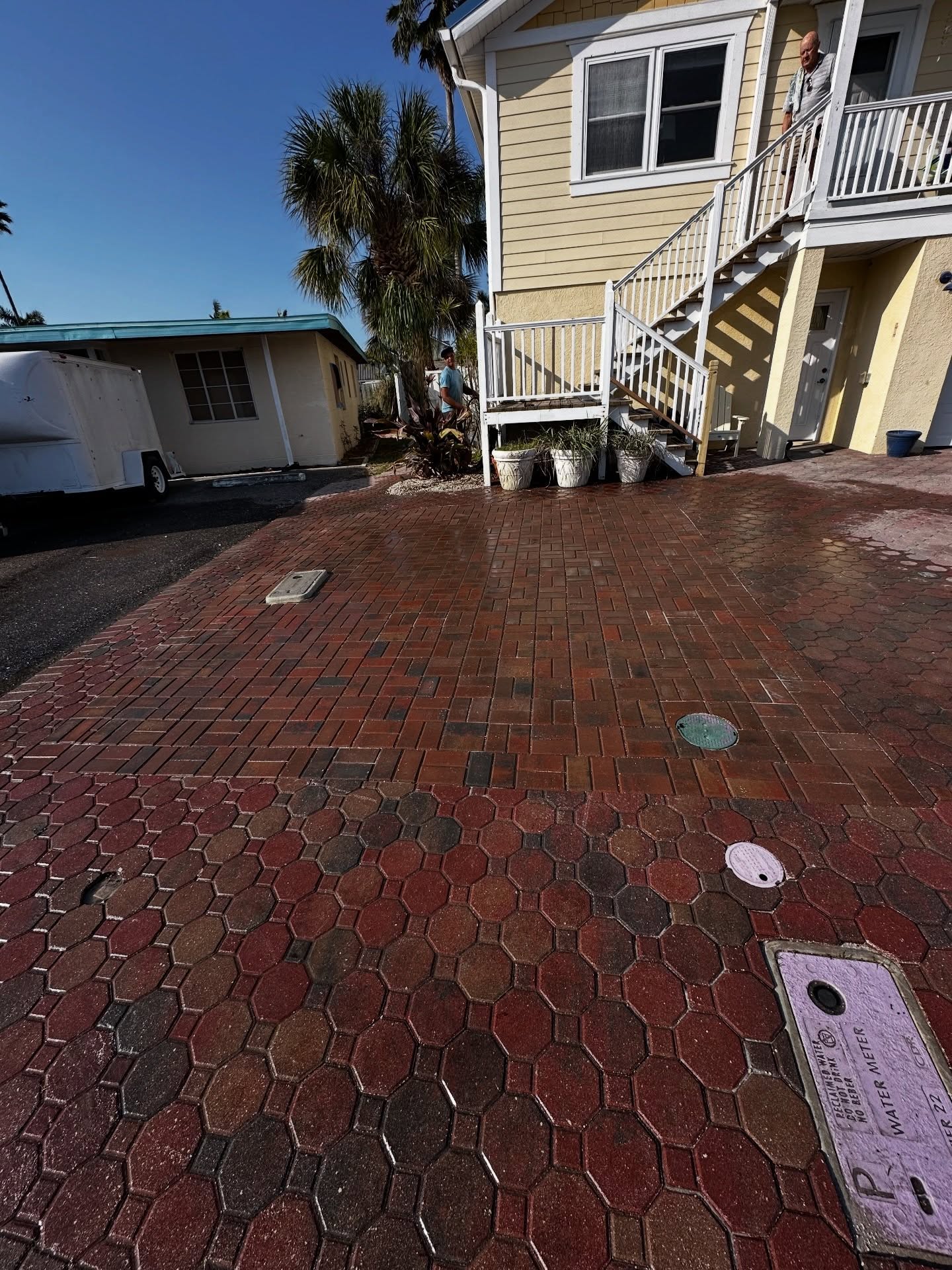 We transformed a dead space into a functional driveway. Look so beautiful the combination between old “Guitar Paver” with the Holland Stone Red/Charcoal Brick Pavers in Basketweave (4x8) Design.