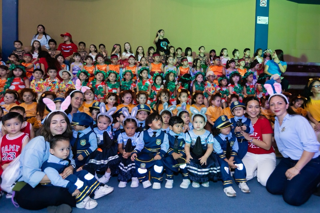 La magia de Disney llegó a nuestro escenario y cada uno de nuestros artistas lució increíble en un festival lleno de alegría, colores y mucho amor a Papá y Mamá🤩💙
Los más pequeñitos nunca dejan de sorprendernos, les compartimos momentos hermosos del festival “Magical Disney” de #Preescolar 2026🥰
#SomosFélix #Festival #EducandoEnValores #ColegioBilingüe