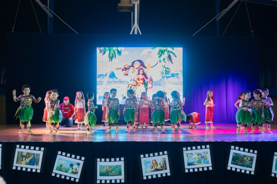 La magia de Disney llegó a nuestro escenario y cada uno de nuestros artistas lució increíble en un festival lleno de alegría, colores y mucho amor a Papá y Mamá🤩💙
Los más pequeñitos nunca dejan de sorprendernos, les compartimos momentos hermosos del festival “Magical Disney” de #Preescolar 2026🥰
#SomosFélix #Festival #EducandoEnValores #ColegioBilingüe