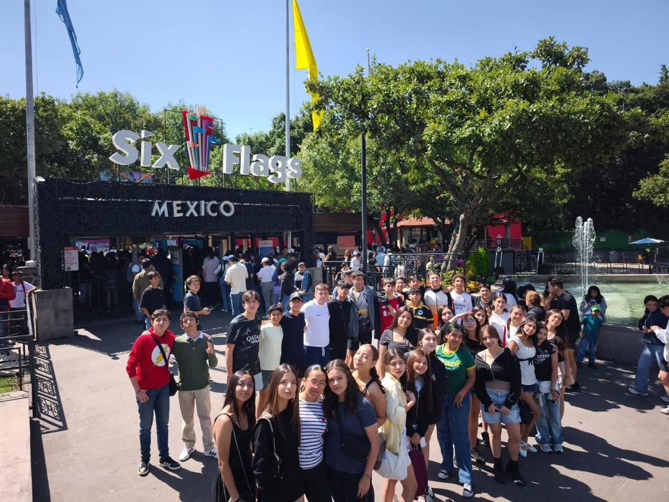 Viaje de estudios tercero de secundaria 2026🤩
Compartimos momentos de nuestros jóvenes del viaje “Conociendo México” en cierre de año escolar, los chicos se fueron de road trip y visitaron Real del Monte, Prismas Basálticos y en CDMX entre otras paradas Six Flags, todos juntos crean grandes memorias✨
#Secundaria #Viaje #ConociendoMéxico