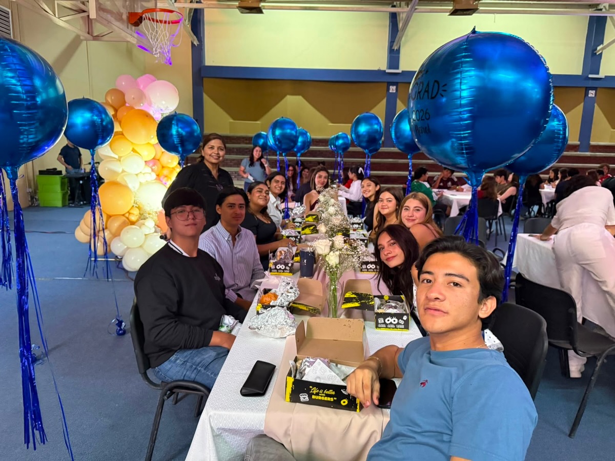 Honramos su perseverancia y celebramos sus logros, con sentimientos encontrados por el orgullo de verlos crecer y la nostalgia de saber que toca partir, felicitamos a nuestros graduados de preparatoria 2026🎓💙
A donde vayan lleven en su maleta personal, sus valores, seguridad en ustedes mismos, dedicación, respeto y responsabilidad y sobre todo la total confianza de que nuestro Señor camina con ustedes✨
Enhorabuena para nuestros jóvenes y sus familias, el Félix de Jesús Rougier siempre será su casa. ¡Hasta siempre!🤩👩🏻🎓🧑🏻🎓
#Prepa #Graduación #SomosFélix