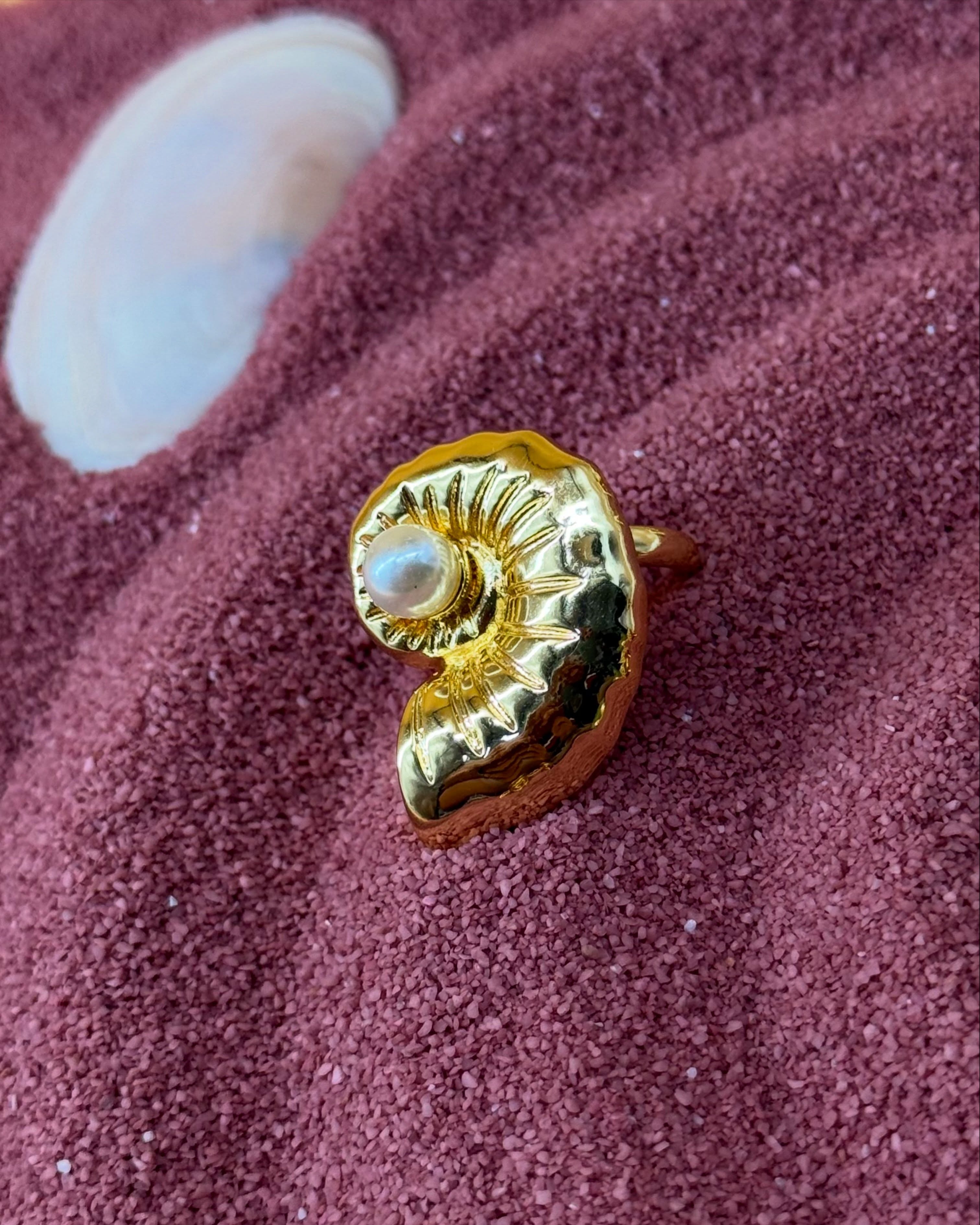 Summer called… we answered 🐚🤍
#exotiq #summervibes☀️ #joyeriamx #verano
