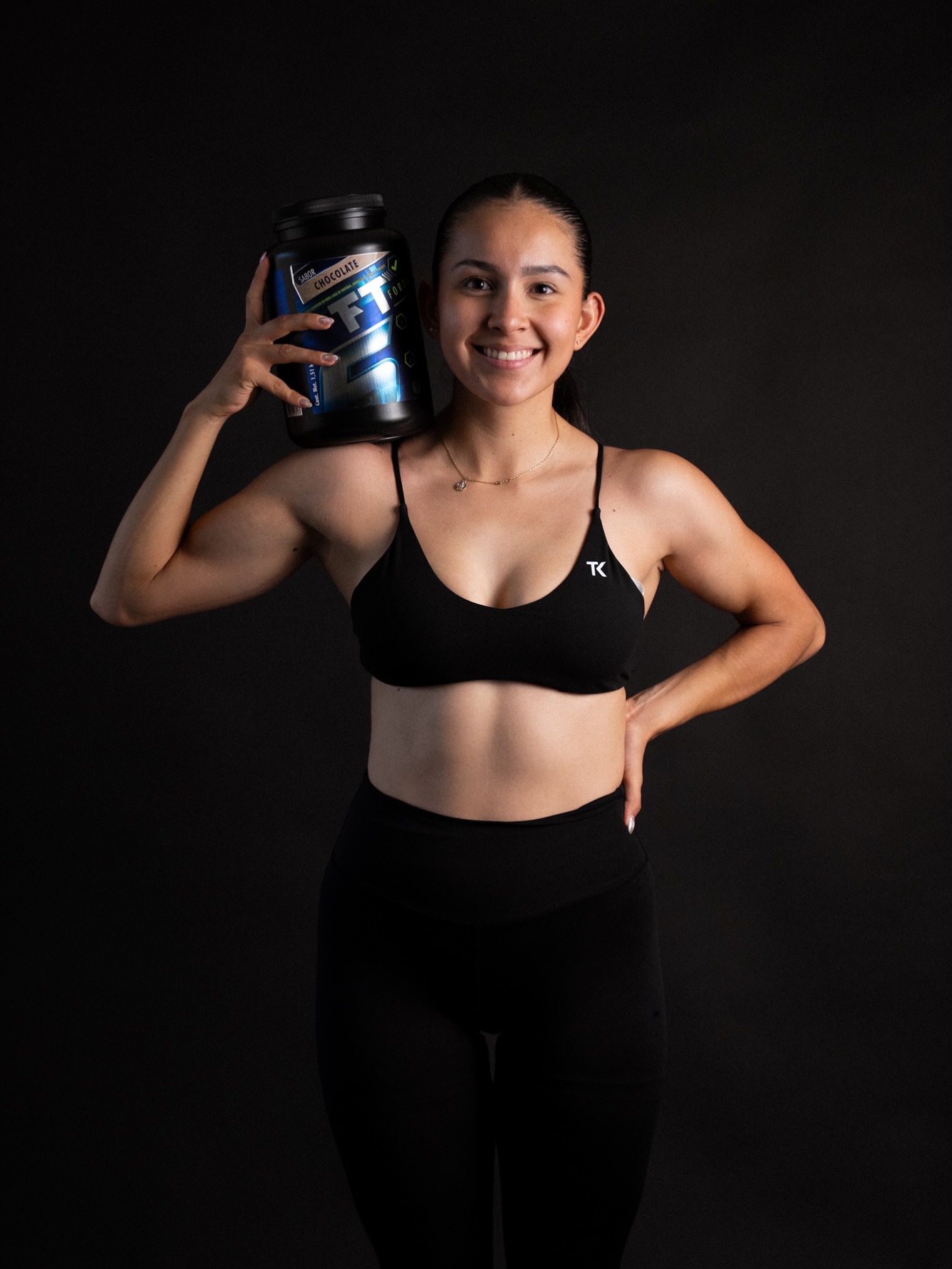 Cada sesión cuenta cuando detrás existe constancia, preparación y el respaldo adecuado. FT6 complementa tu entrenamiento para que el esfuerzo de hoy siga sumando a tus objetivos.
| Support the process. Elevate performance. |