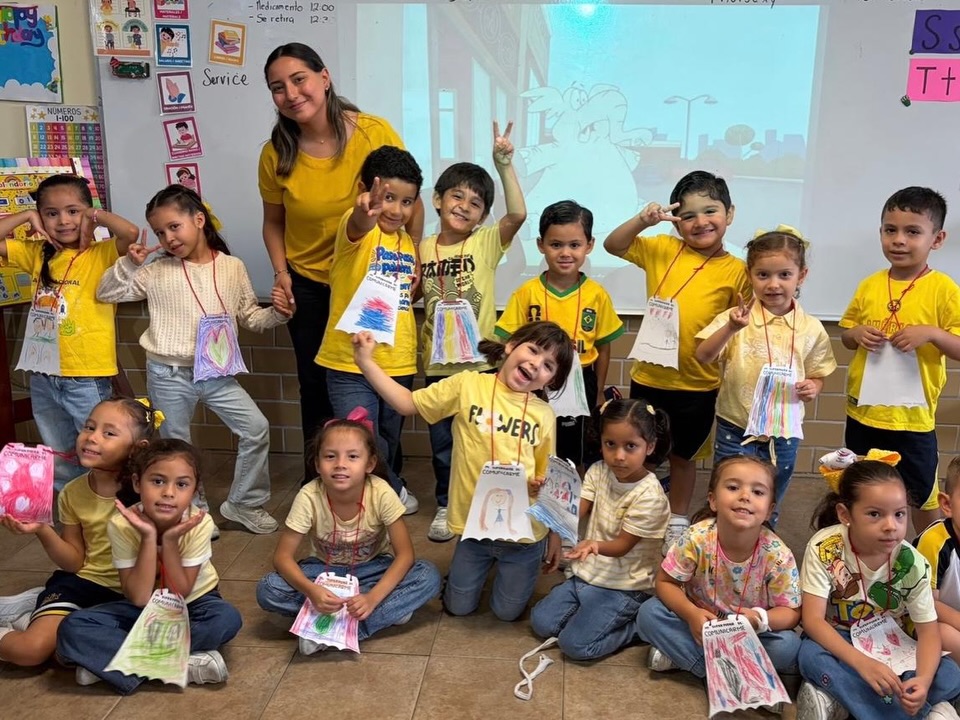 30 de Septiembre Día de la Concientización sobre el Trastorno del Desarrollo del Lenguaje.
Es muy importante enseñar a nuestros niños a ser pacientes y empáticos con amigos con TDL, ¡juntos lo podemos hacer mejor!
En Preescolar se realizaron actividades y se impartieron charlas por el equipo de psicología acorde a la edad de los más pequeños, además de dibujos y craft para hacerlo divertido y práctico.
¡Todos somos muy importantes! 💛🥰
#educacionenvalores